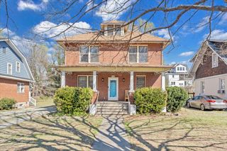 1533 Maiden LN, Roanoke, VA 24015
