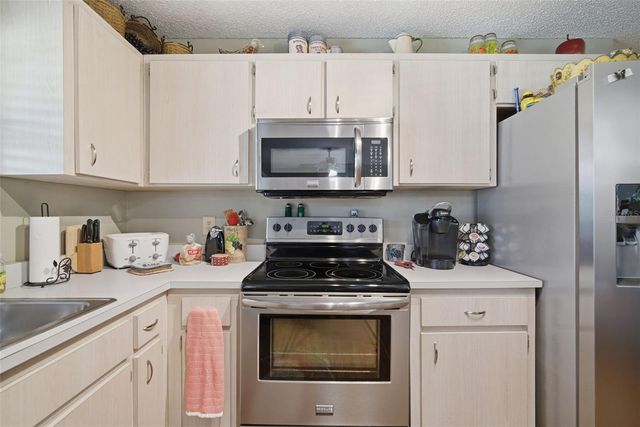 12461 HOBSON SIMMONS ROAD, Lithia, FL 33547