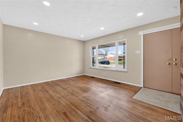 9999 Casa Rosa Drive, Affton, MO 63123