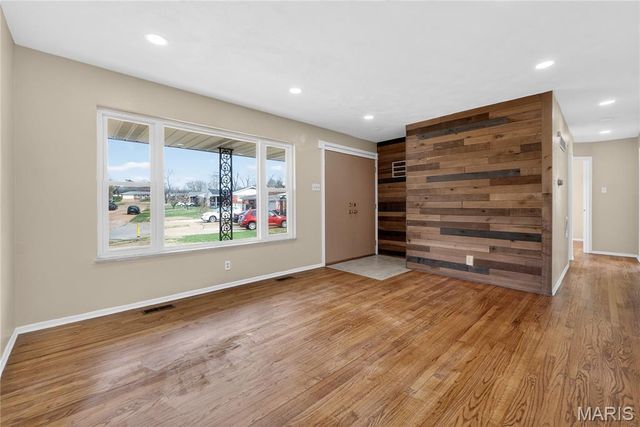 9999 Casa Rosa Drive, Affton, MO 63123