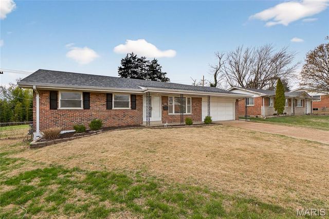 9999 Casa Rosa Drive, Affton, MO 63123