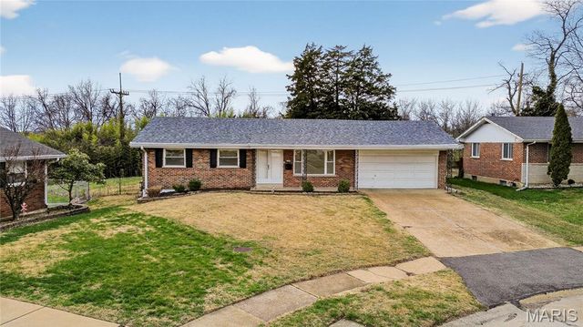 9999 Casa Rosa Drive, Affton, MO 63123