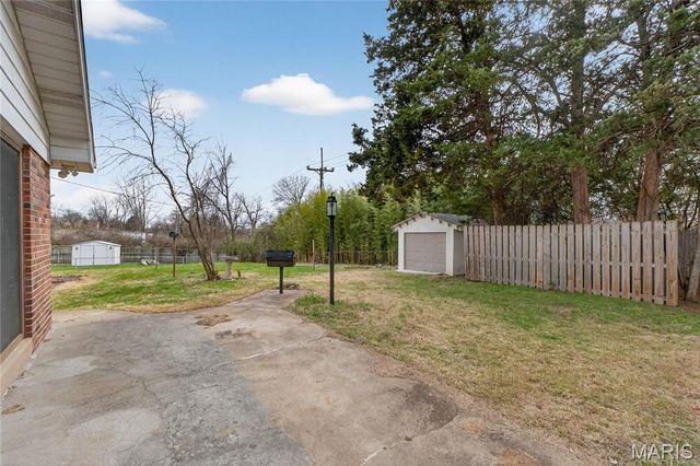 9999 Casa Rosa Drive, Affton, MO 63123