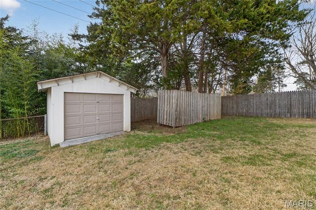 9999 Casa Rosa Drive, Affton, MO 63123