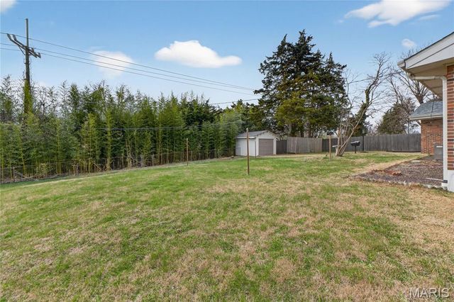 9999 Casa Rosa Drive, Affton, MO 63123