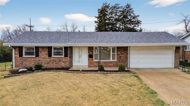 9999 Casa Rosa Drive, Affton, MO 63123