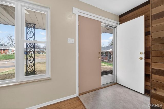 9999 Casa Rosa Drive, Affton, MO 63123