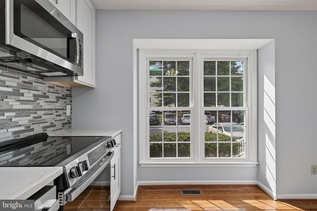 11613 PLEASANT MEADOW DR, North Potomac, MD 20878