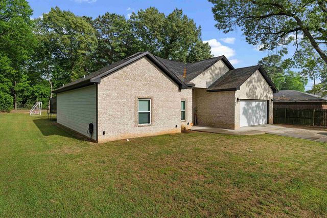 3206 Carrie Ln, Longview, TX 75602