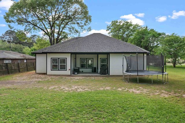 3206 Carrie Ln, Longview, TX 75602