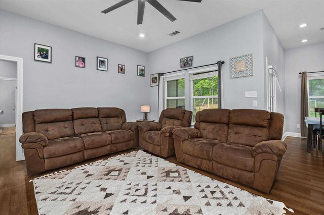 3206 Carrie Ln, Longview, TX 75602