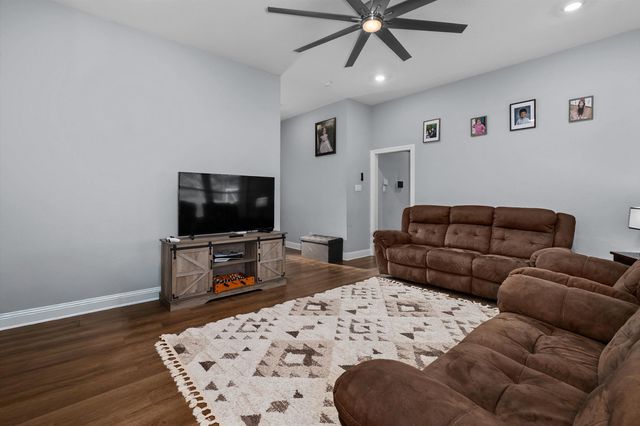 3206 Carrie Ln, Longview, TX 75602