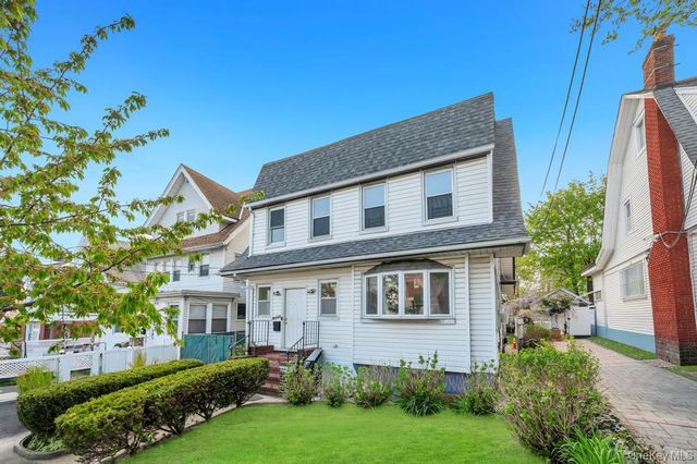 85-50 160th Street, Jamaica Hills, NY 11432