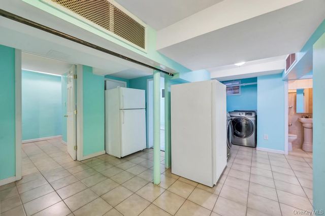 85-50 160th Street, Jamaica Hills, NY 11432