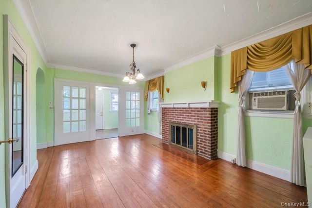 85-50 160th Street, Jamaica Hills, NY 11432