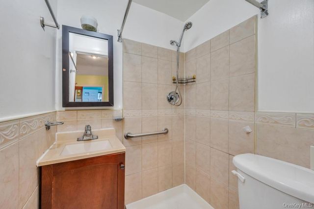 85-50 160th Street, Jamaica Hills, NY 11432