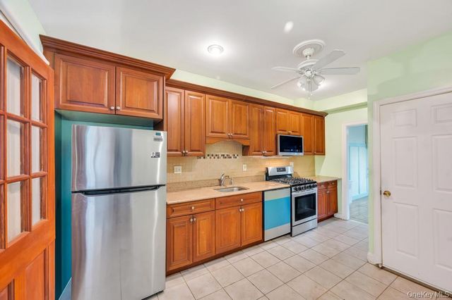 85-50 160th Street, Jamaica Hills, NY 11432