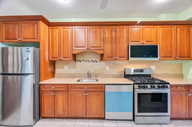 85-50 160th Street, Jamaica Hills, NY 11432