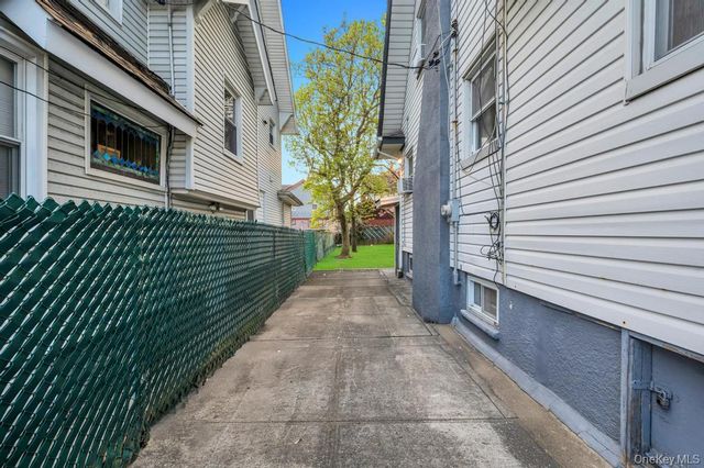 85-50 160th Street, Jamaica Hills, NY 11432