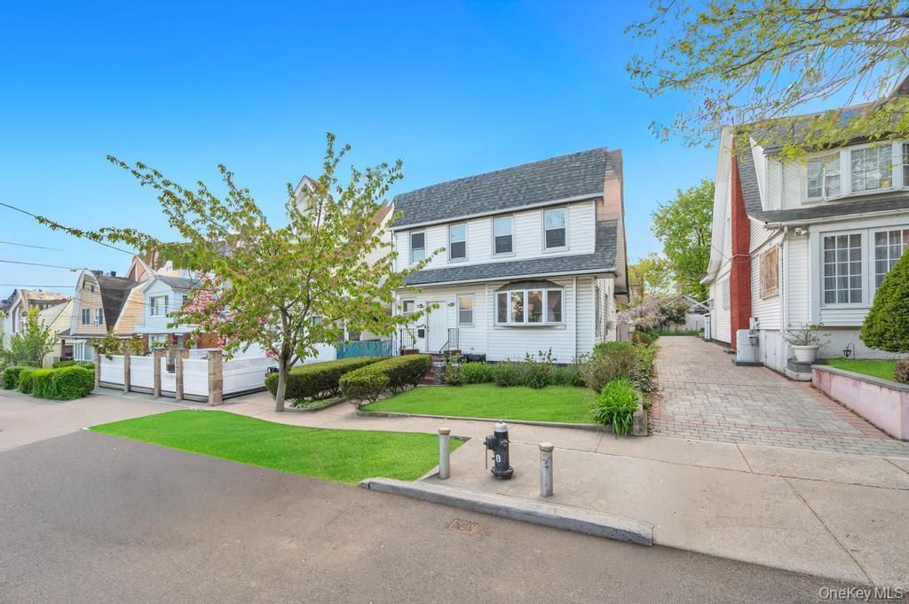 85-50 160th Street, Jamaica Hills, NY 11432