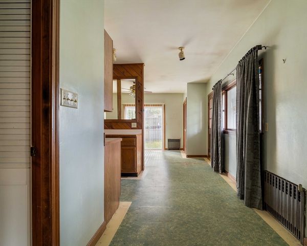 5 Washington St, Stoneham, MA 02180