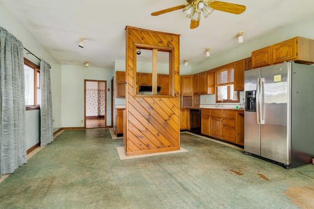 5 Washington St, Stoneham, MA 02180
