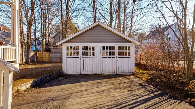 5 Washington St, Stoneham, MA 02180