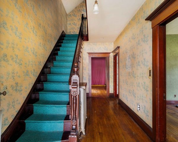 5 Washington St, Stoneham, MA 02180
