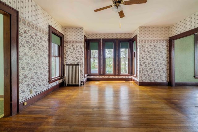 5 Washington St, Stoneham, MA 02180