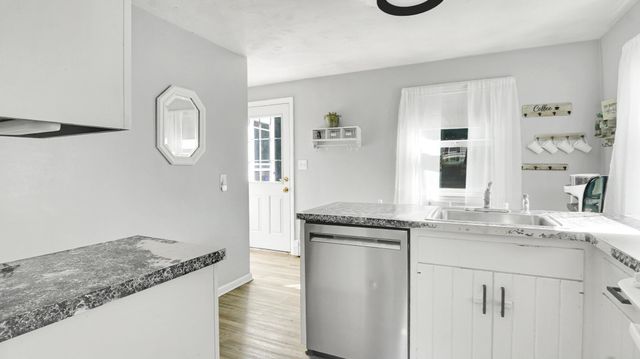 59 Holland Dr, East Longmeadow, MA 01028