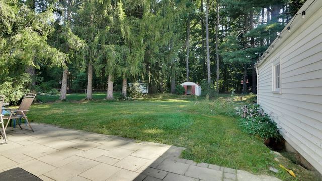 59 Holland Dr, East Longmeadow, MA 01028