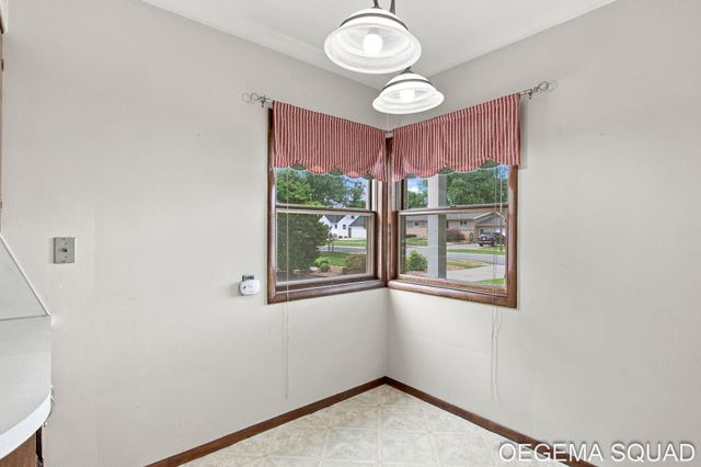15 E 35th Street, Holland, MI 49423