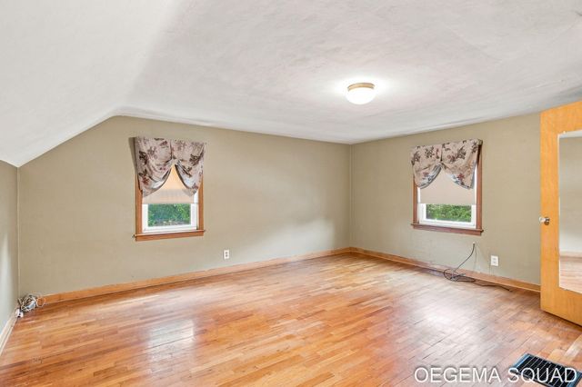 15 E 35th Street, Holland, MI 49423