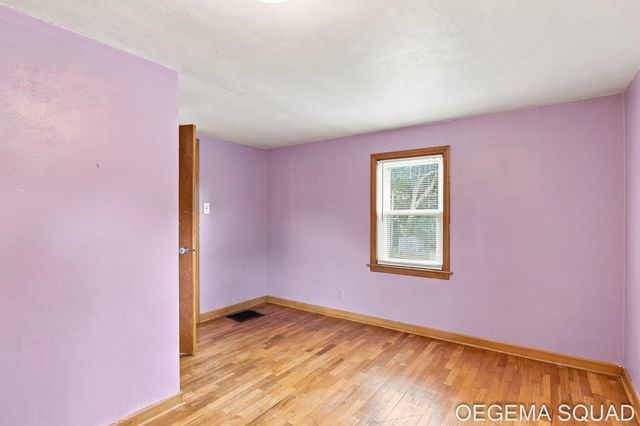 15 E 35th Street, Holland, MI 49423