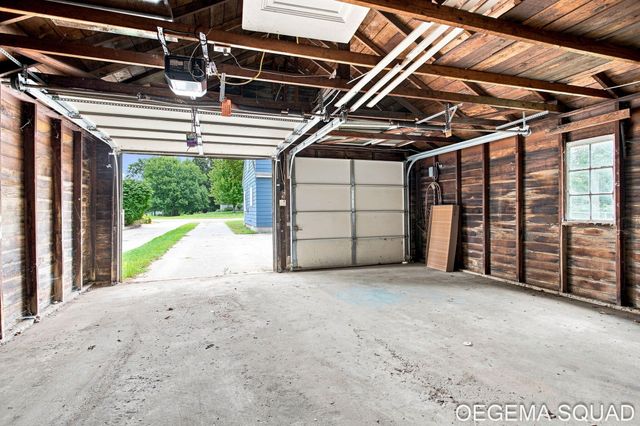 15 E 35th Street, Holland, MI 49423