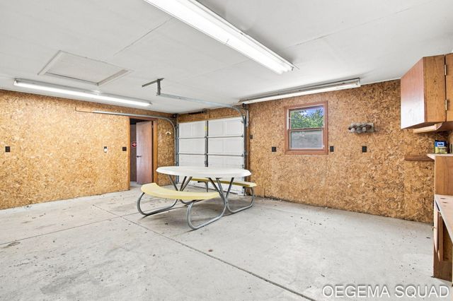 15 E 35th Street, Holland, MI 49423