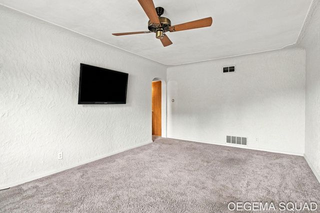 15 E 35th Street, Holland, MI 49423