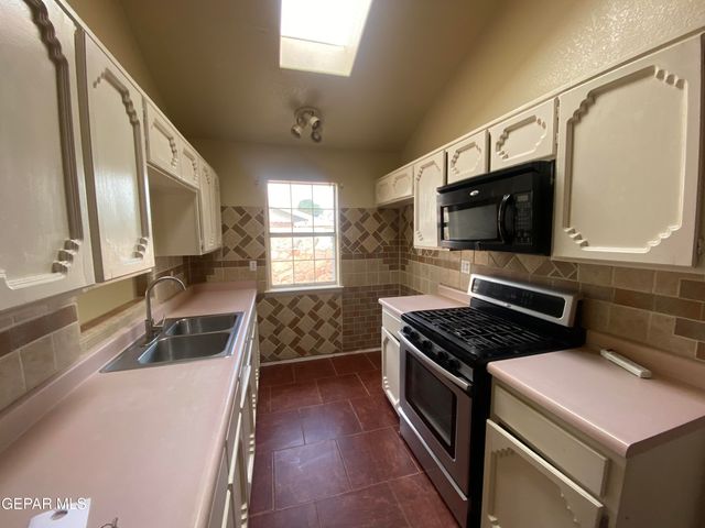 15312 MINERAL Court, Horizon City, TX 79928