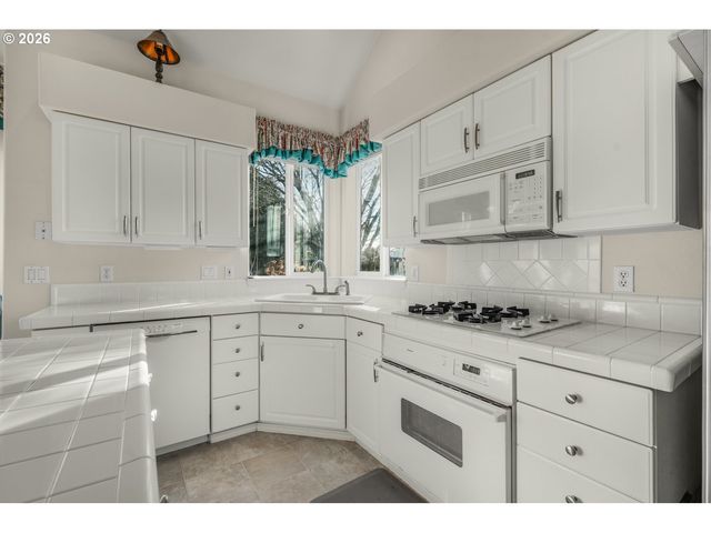 30828 Sw ORCHARD Dr, Wilsonville, OR 97070