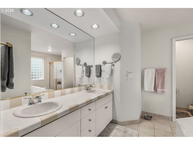 30828 Sw ORCHARD Dr, Wilsonville, OR 97070