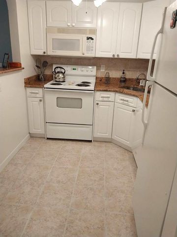 640 Snug Harbor Drive F3, Boynton Beach, FL 33435