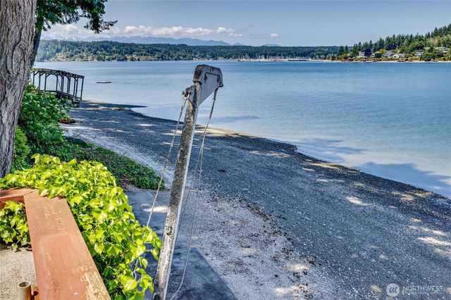 1678 NE Jacobson Road, Poulsbo, WA 98370