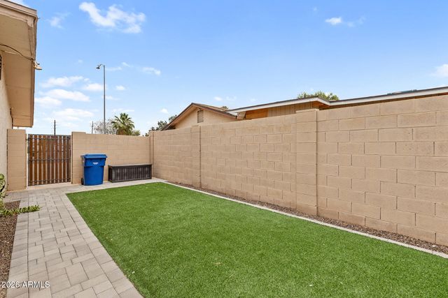 1823 E BROOKDALE Street, Mesa, AZ 85203