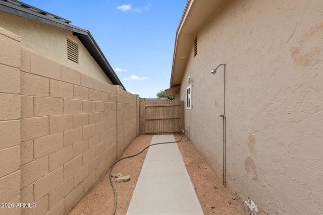 1823 E BROOKDALE Street, Mesa, AZ 85203
