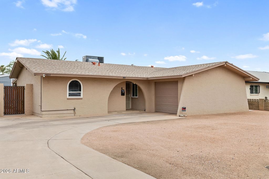 1823 E BROOKDALE Street, Mesa, AZ 85203