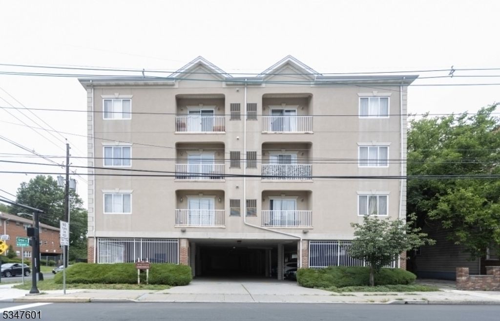 349 W Grand St unit 206 206, Elizabeth City, NJ 07202