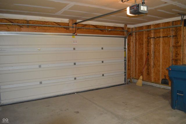 413 Shadetree Court, Sheridan, IN 46069