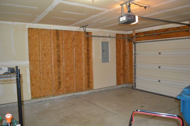 413 Shadetree Court, Sheridan, IN 46069