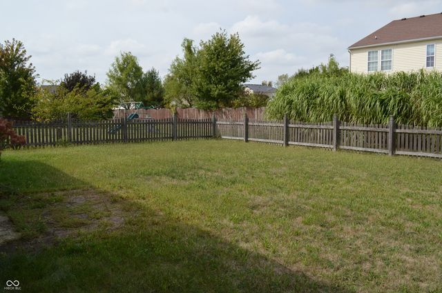 413 Shadetree Court, Sheridan, IN 46069