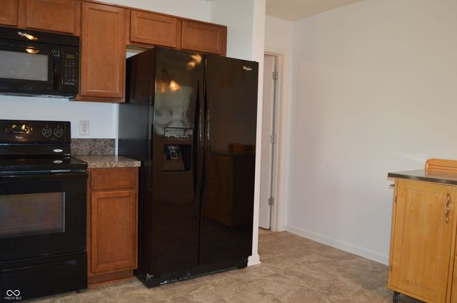 413 Shadetree Court, Sheridan, IN 46069